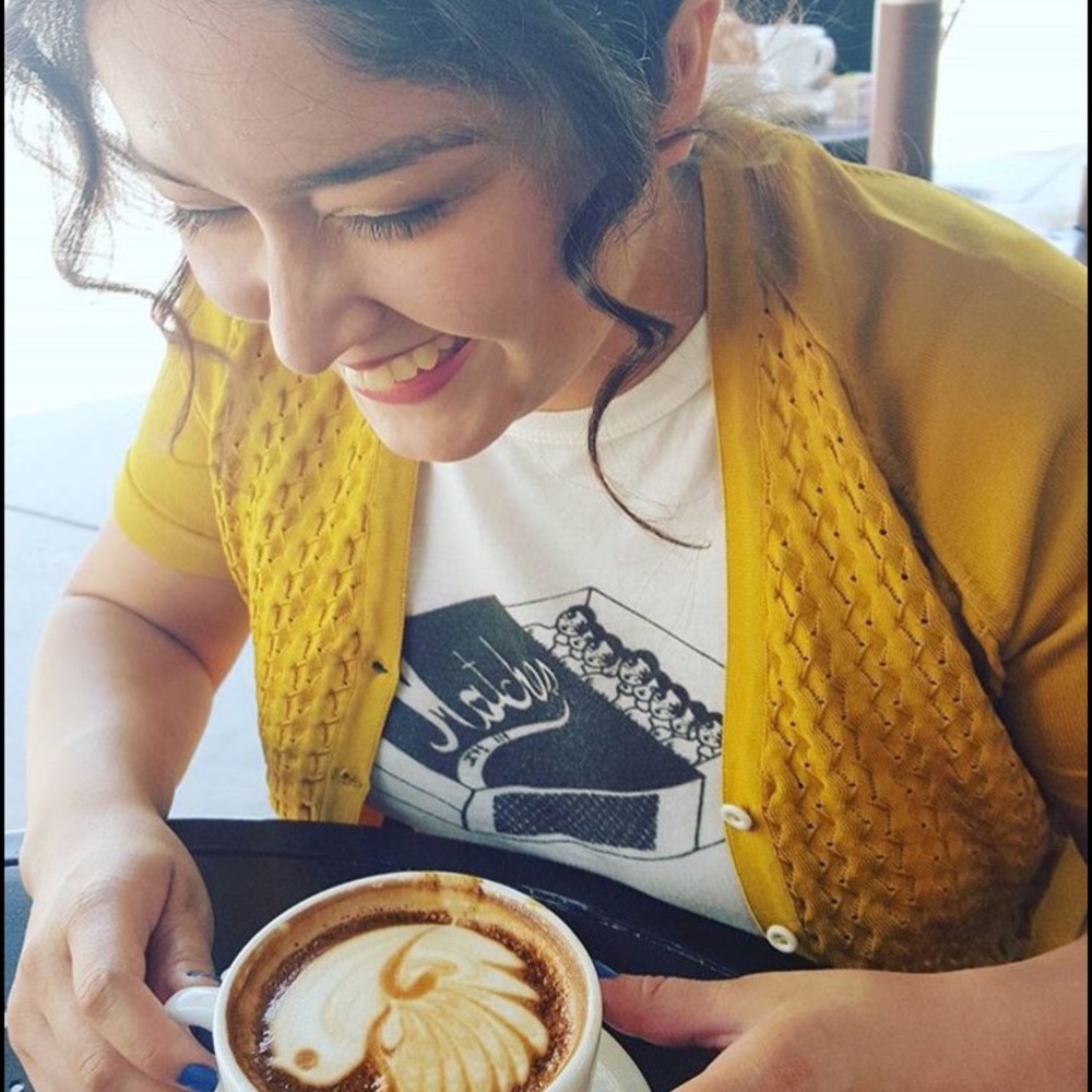 Meet your Posher, Elissa