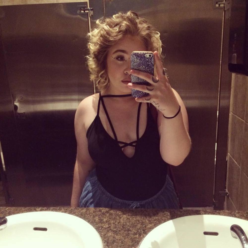 Meet your Posher, Chrissy