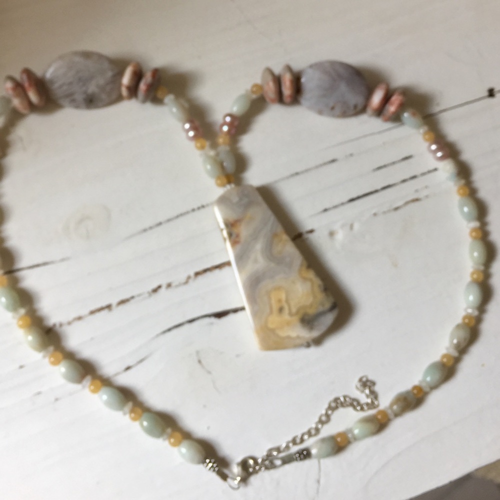 Natural bead and stone statement piece - Picture 2 of 6