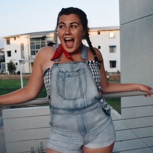 Meet your Posher, Haley