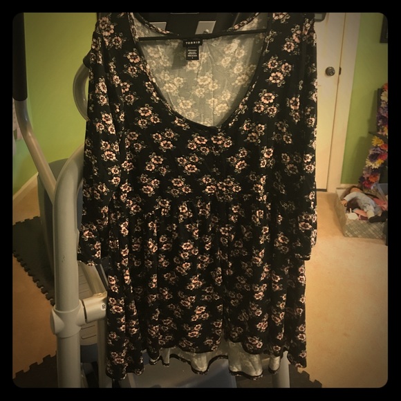 torrid Tops - Cute Flower Torrid Top