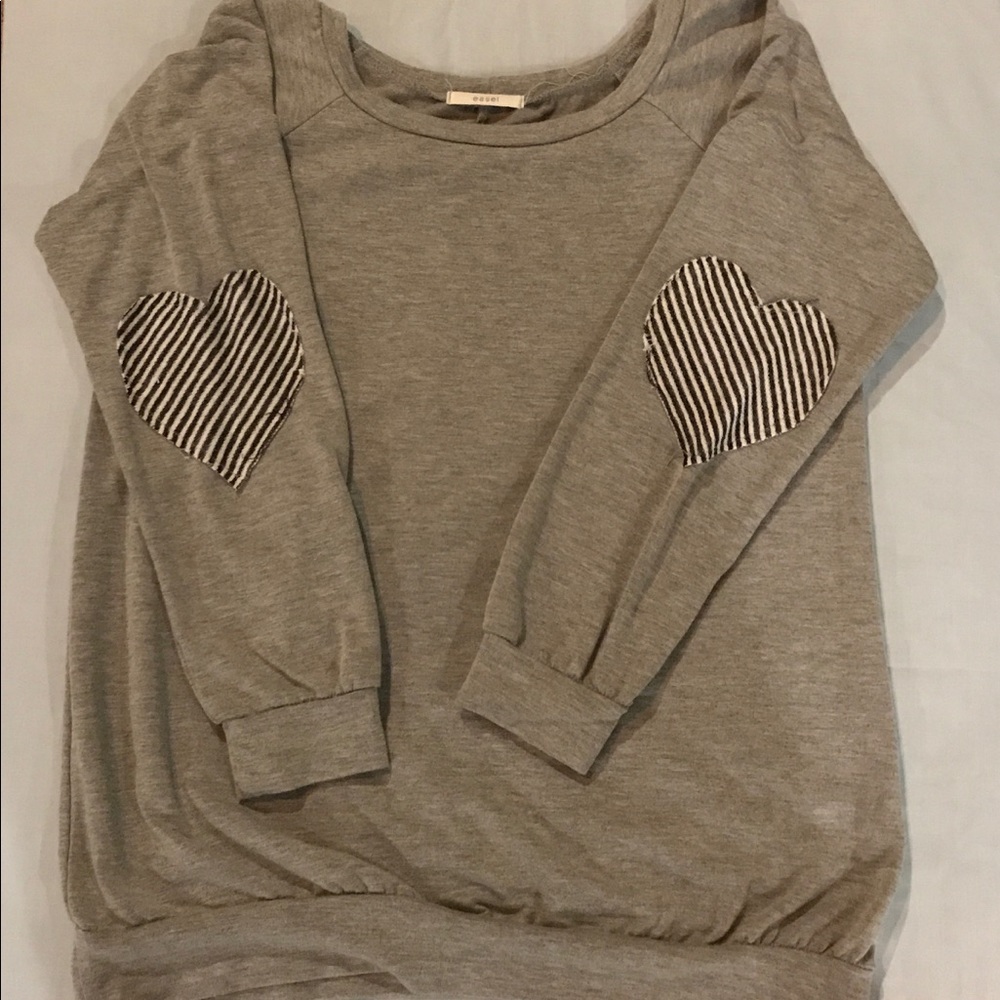 Easel 3/4 sleeve top