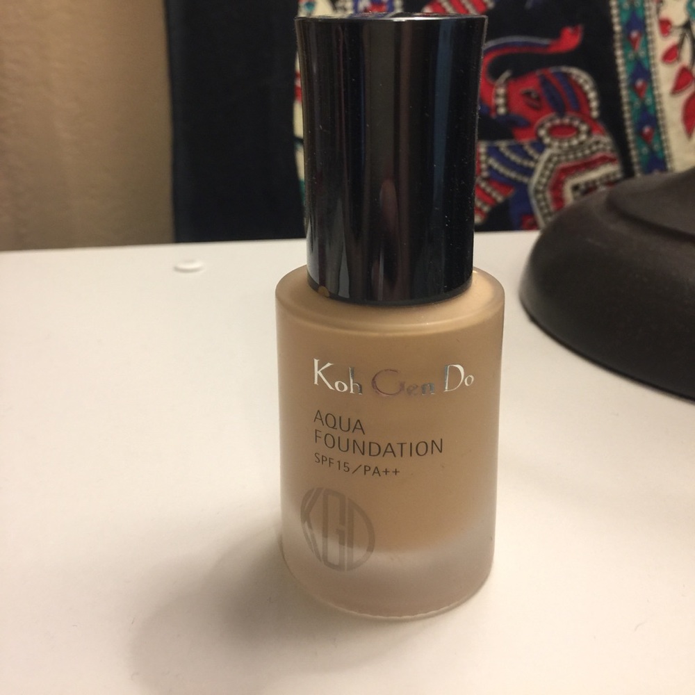 Koh Gen Do aqua foundation spf 15 PA ++