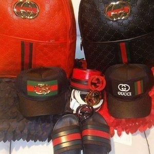 Meet your Posher, Dennis