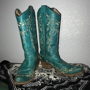 Corral boots