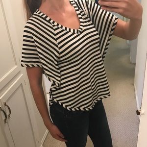 Striped flowy top with pockets!