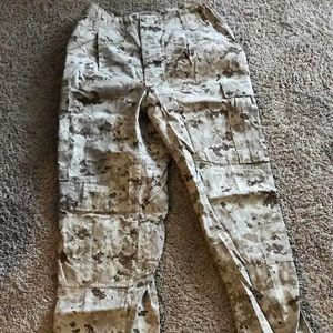Army fatigue tan cargo pants