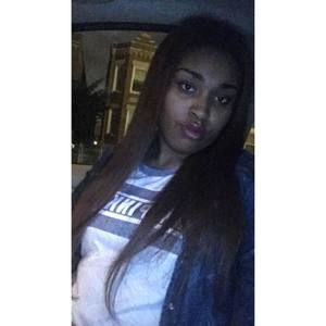 Meet your Posher, Chanel