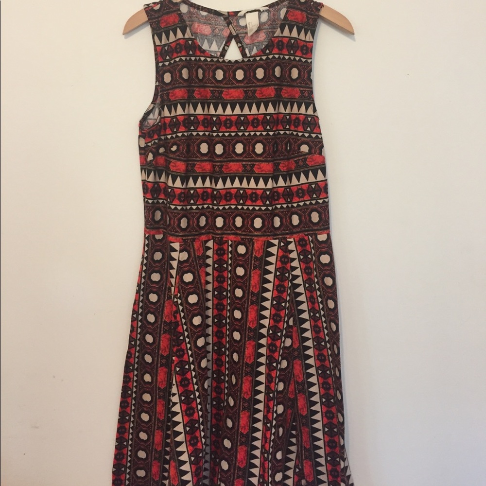 Cool Pattern Dress with Open Keyhole Back