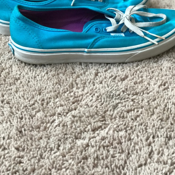 Vans - Picture 2 of 5