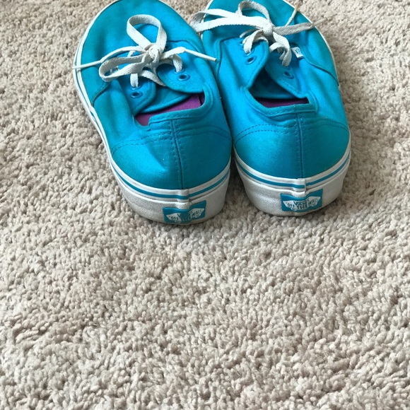 Vans - Picture 3 of 5