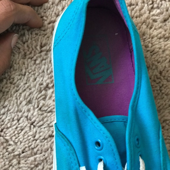 Vans - Picture 4 of 5