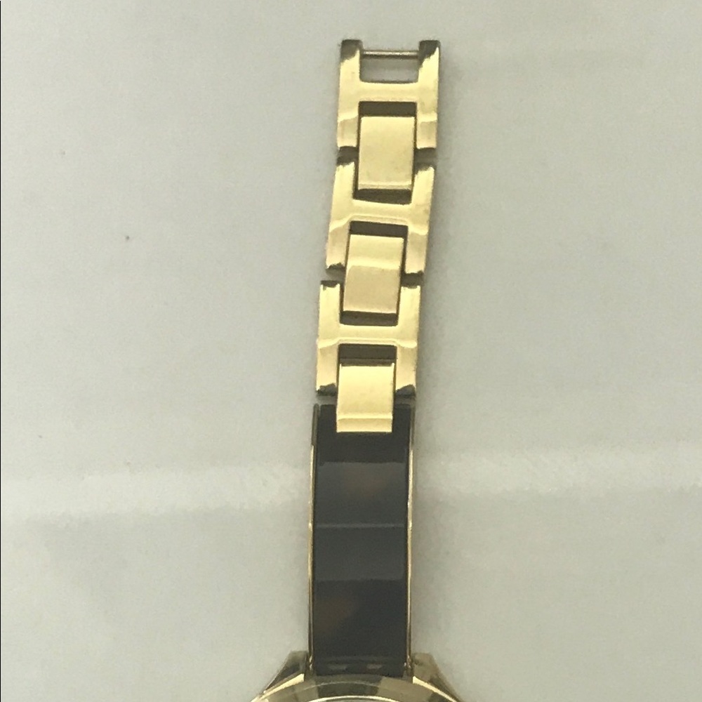 Watch - Picture 2 of 8