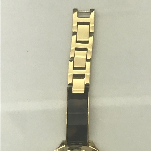 Watch - Picture 2 of 8