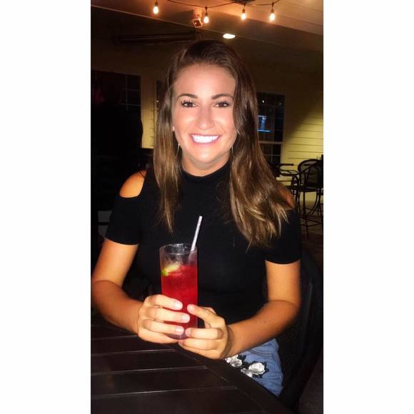 Meet your Posher, Jessica - Picture 1 of 1