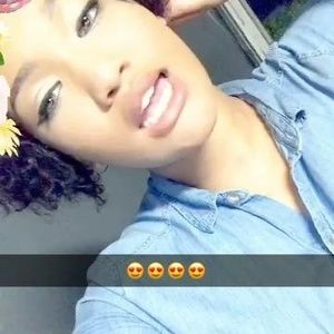 Meet your Posher, Talia