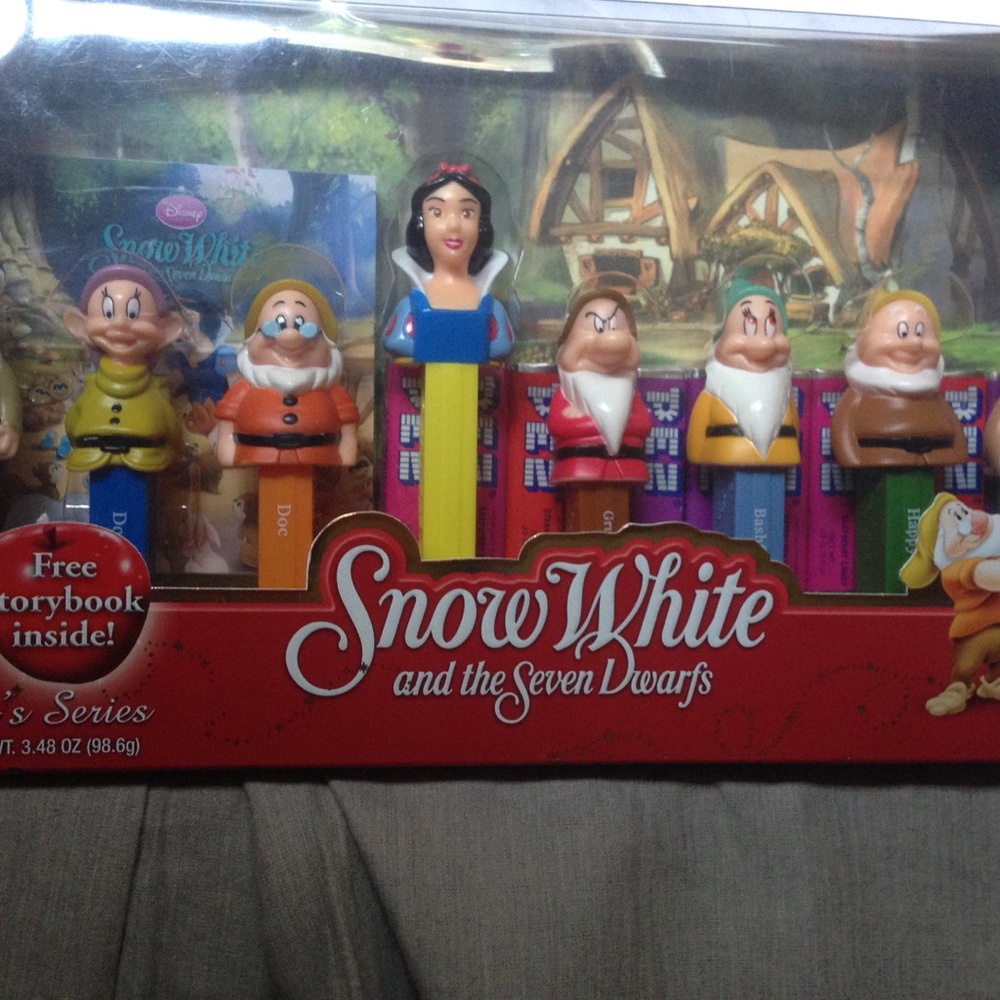 Limited Edition Snow White PEZ