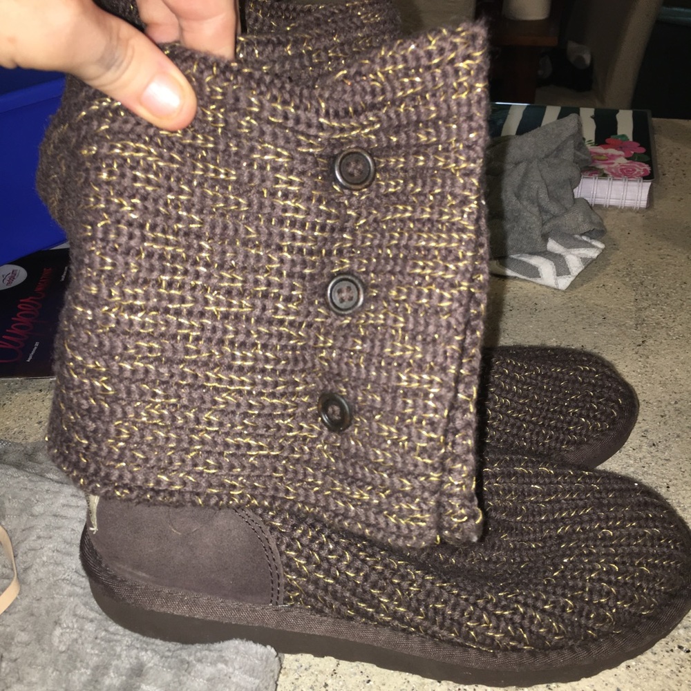 Brown sweater knit UGGs size 9 new