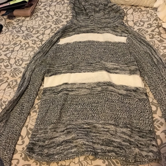 Roxy sweater - Picture 2 of 4