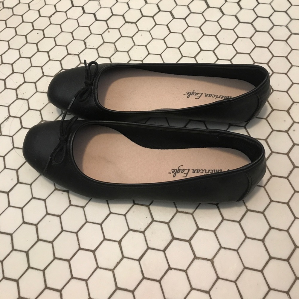 Size 8 black flats