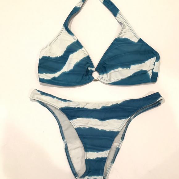 SALE!!! Letarte Bikini Top - Size D - Picture 3 of 3