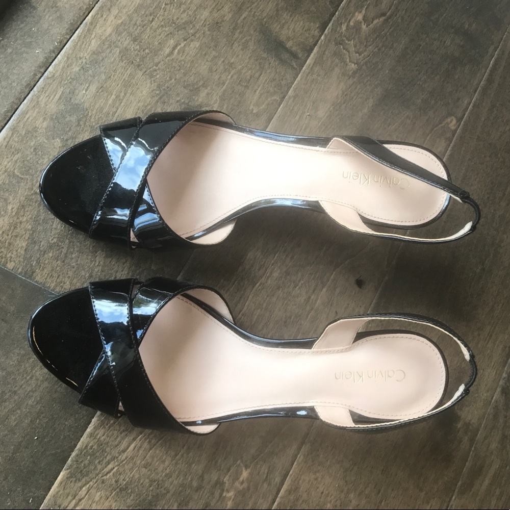 Don't fit anymore.   Like New!  7.5 women's