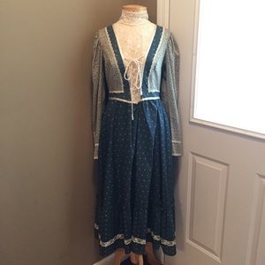 Vintage 1970s Gunne Sax Floral Prairie Dress