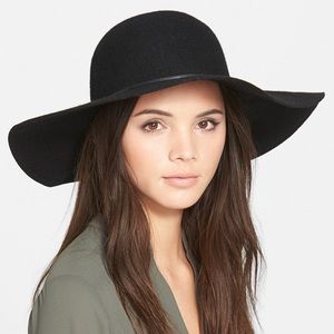 Black BP floppy felt hat