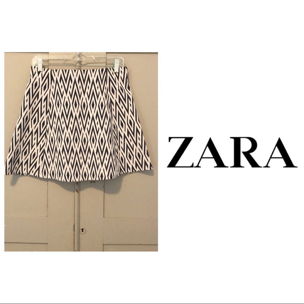 Zara Black and White Geometric Print Skater Skirt