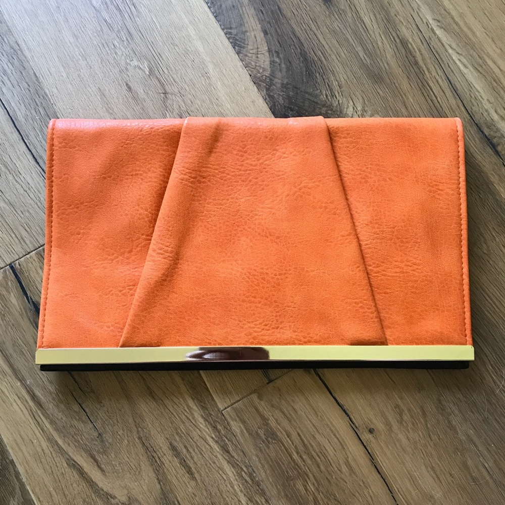 Envelope clutch NWT