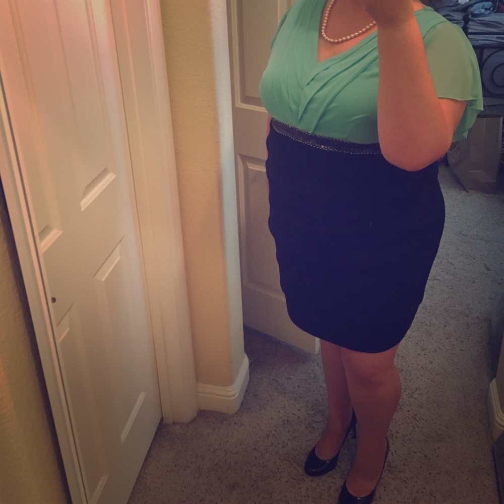 🌟HP🌟green and blue dress - Picture 2 of 3