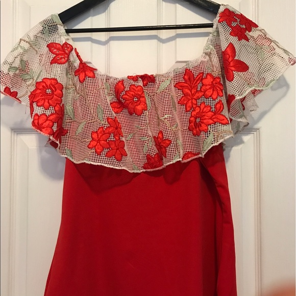 Ruffle shoulder red Floral top - Picture 4 of 4