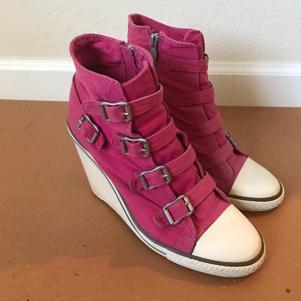 Wedge booties
