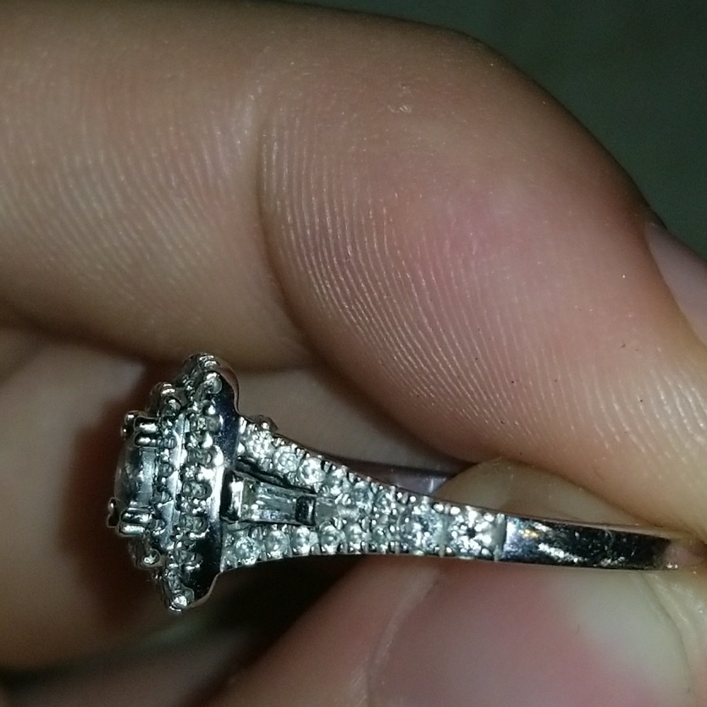 Ring - Picture 4 of 7