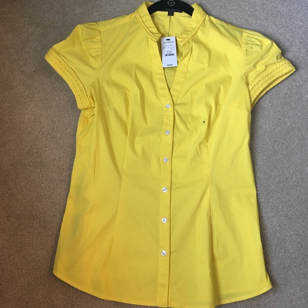 Express NWT Yellow Button Up. Size M.