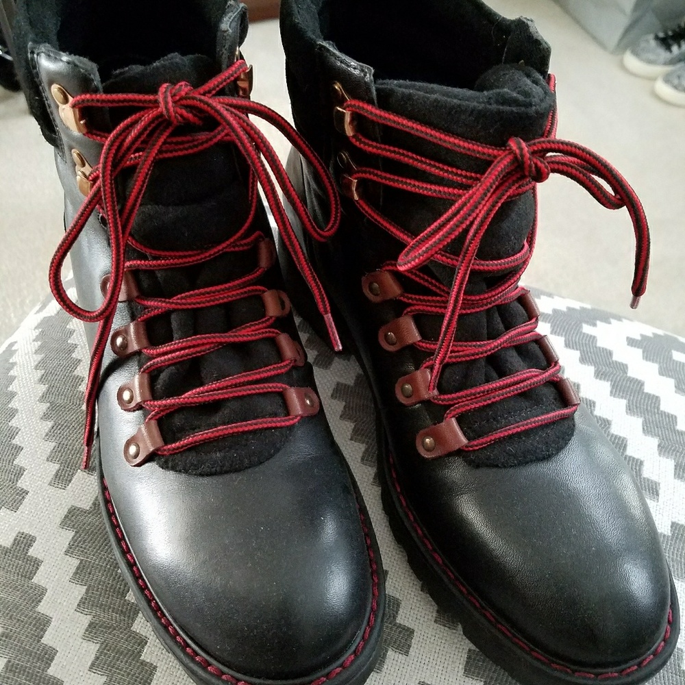 Design Lab black and red hiker boot