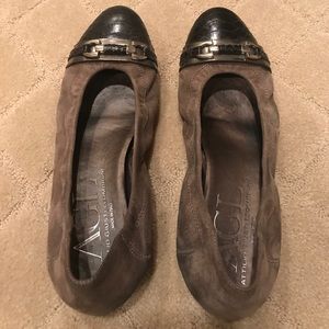 AGL Pewter Suede w/blk toe detail flats. Size 39.5