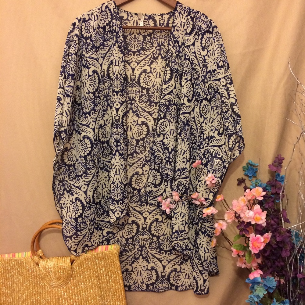 Live 4 Truth Women's Floral Kimono