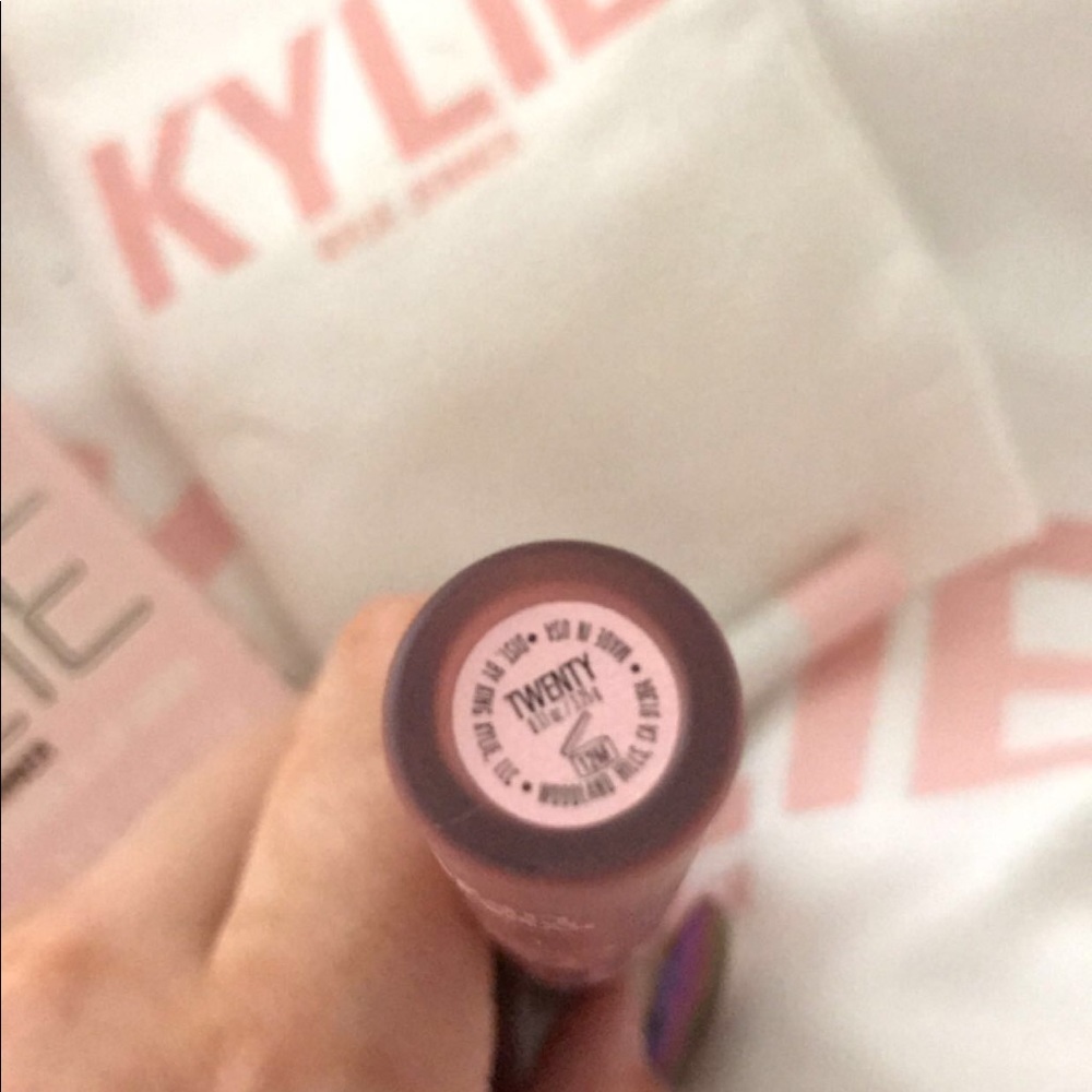 LIMITED EDITION TWENTY LIP KIT BIRTHDAY COLLECTION
