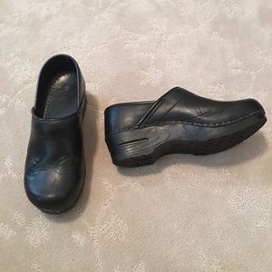 Black Dansko size 37