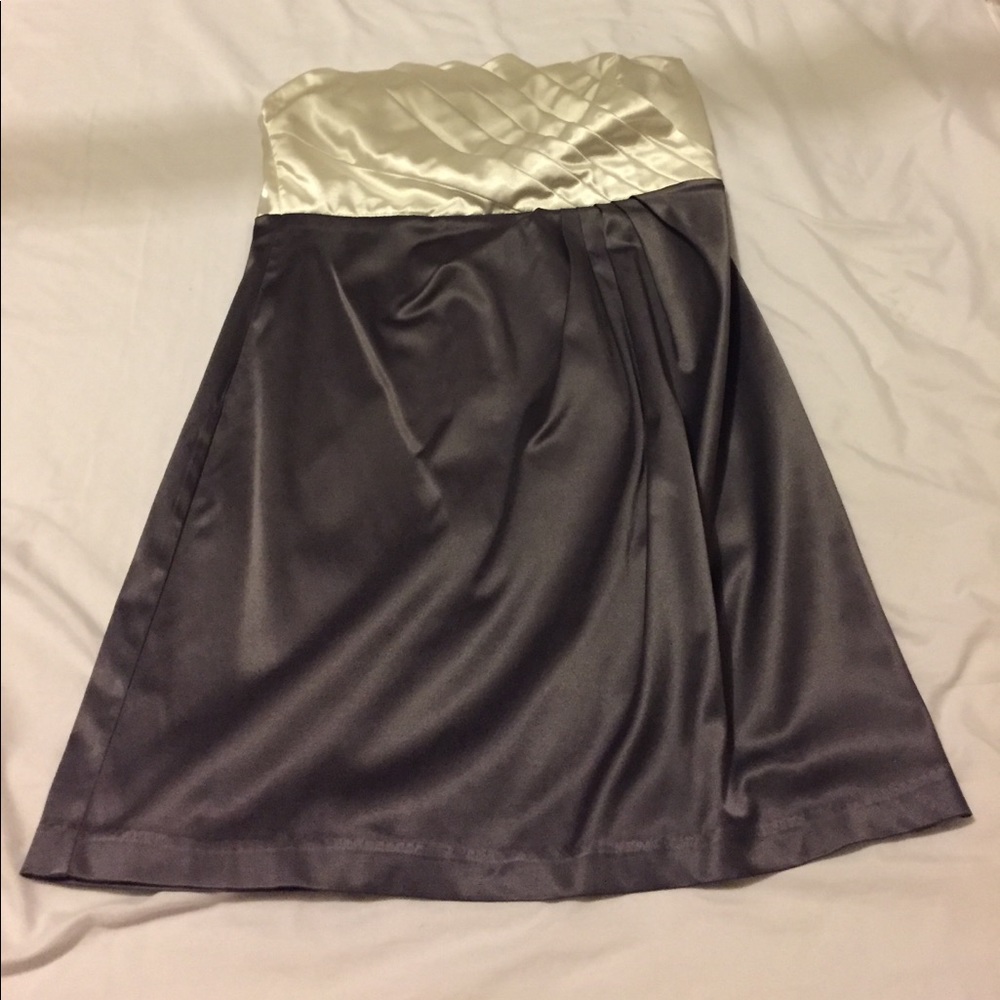 Dress - Picture 3 of 3