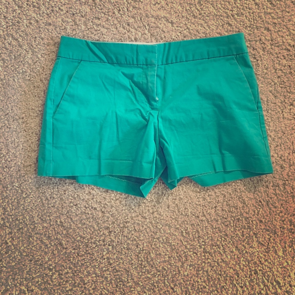 Green shorts with pockets
