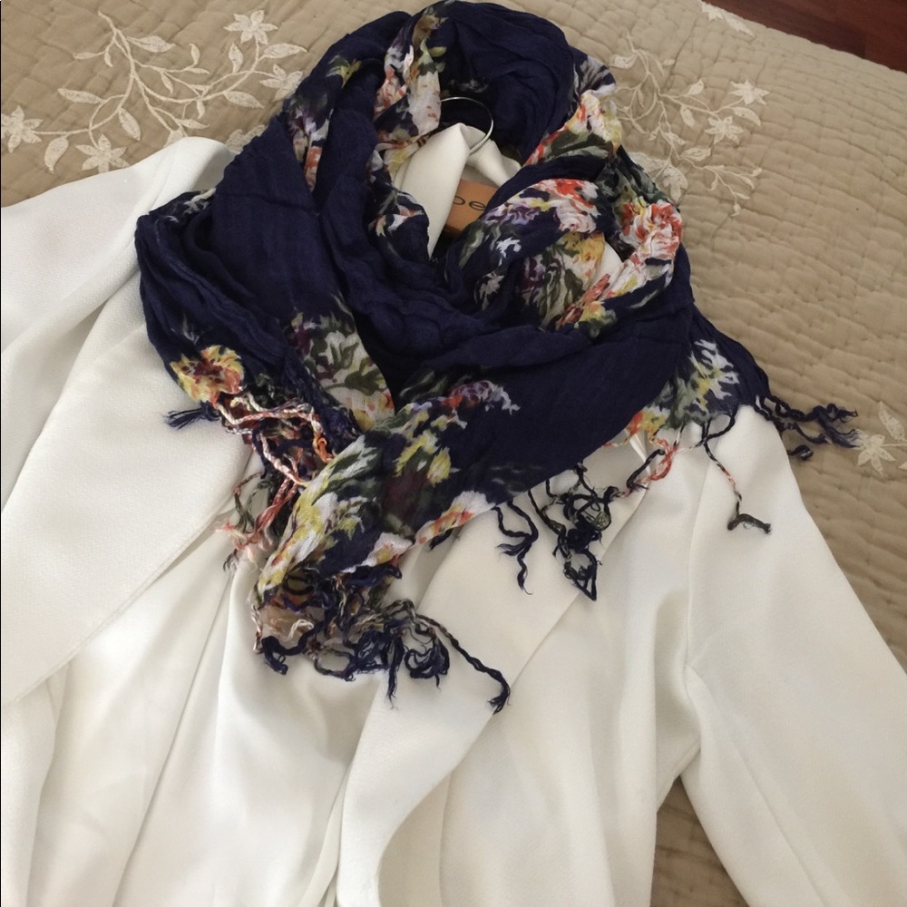 Light weight Blue scarf