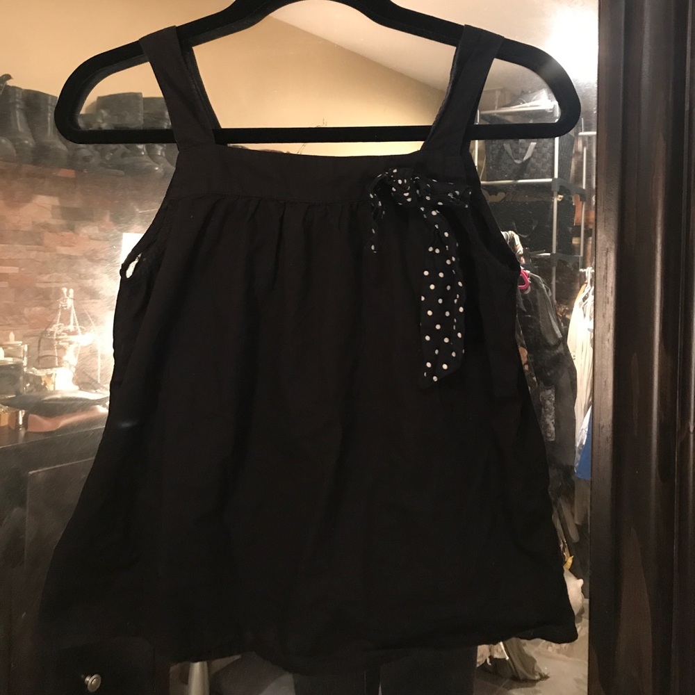 Black sleeveless top