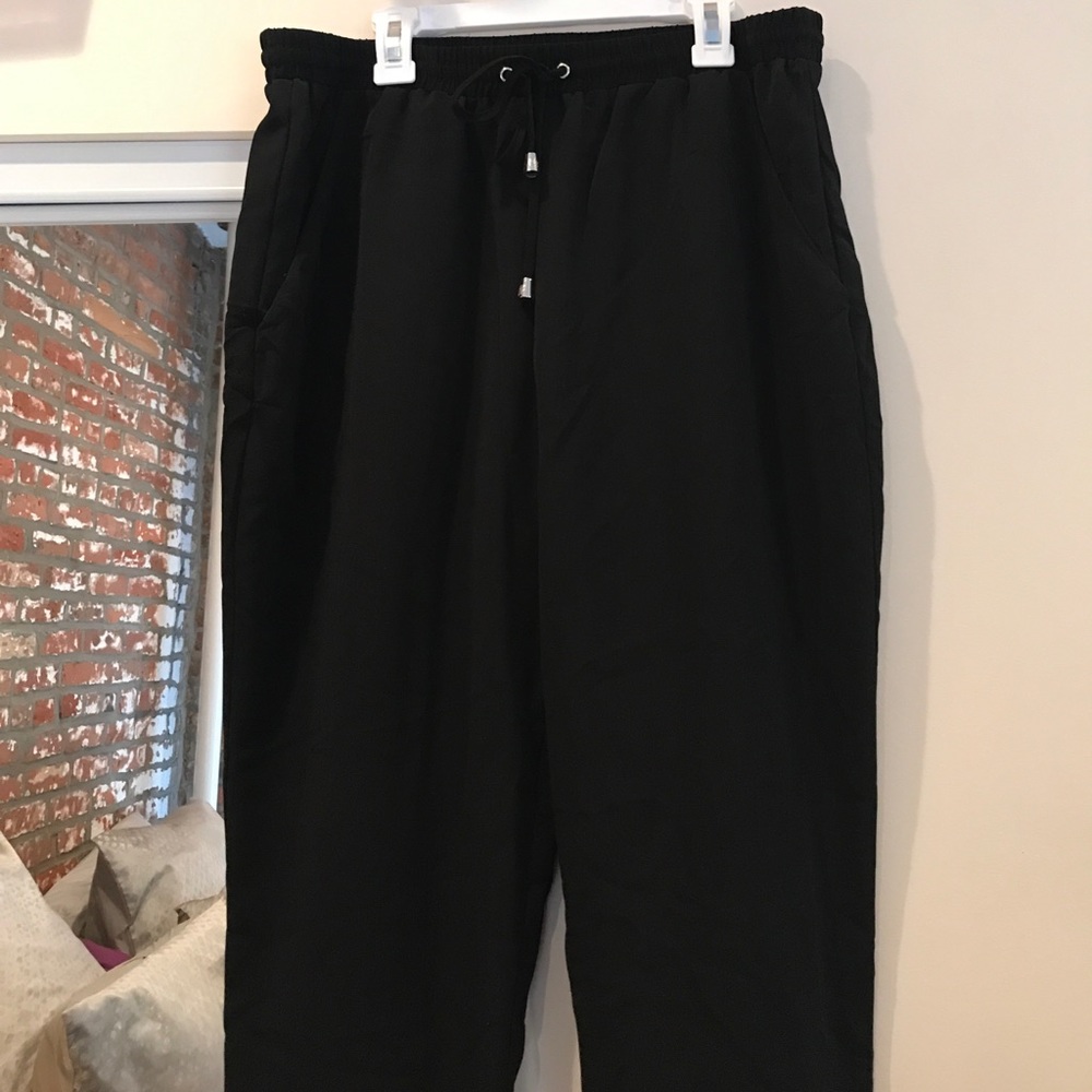 Vince Camuto black drawstring joggers