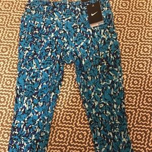 NWT capris leggings, Nike, size small