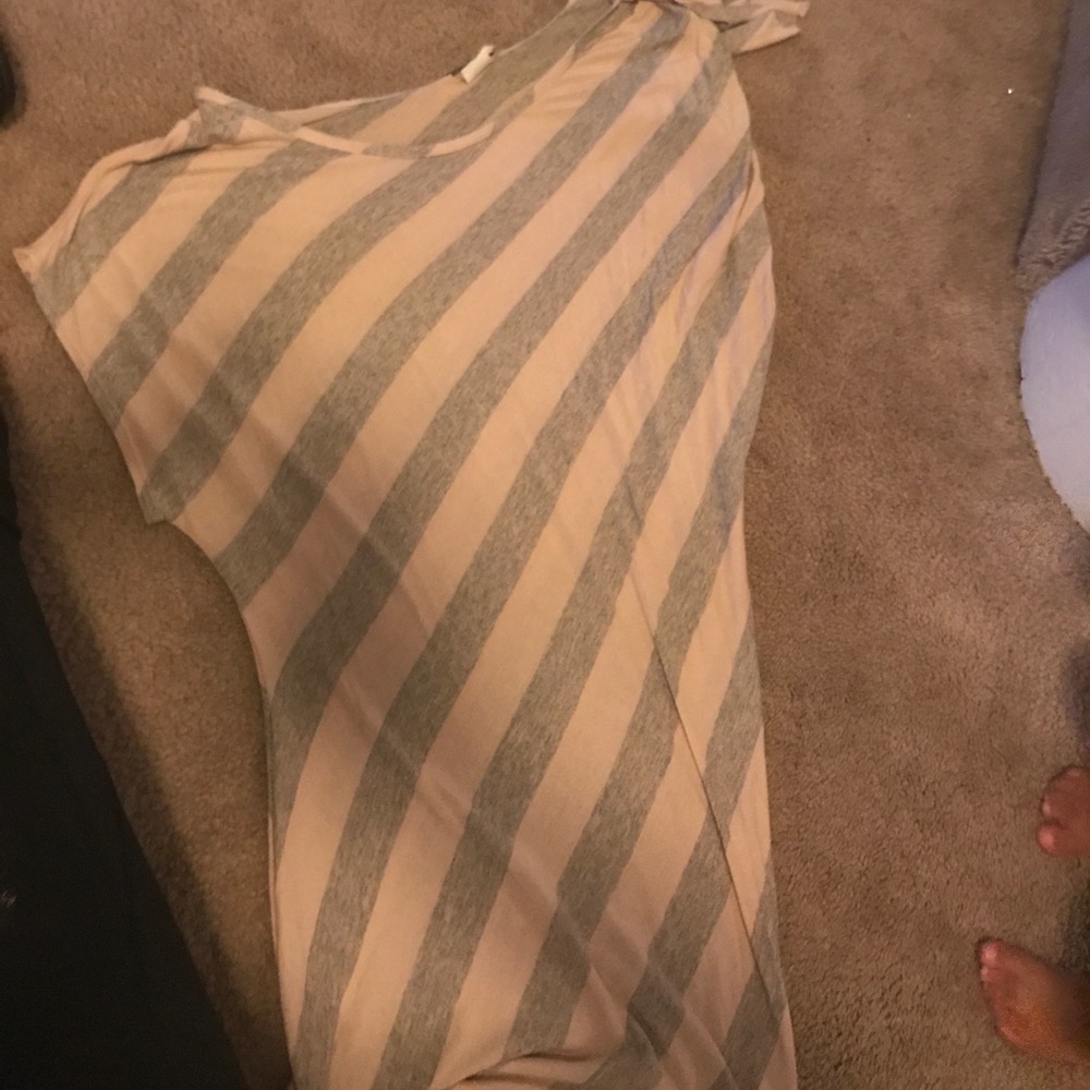Tie on shoulder shirt