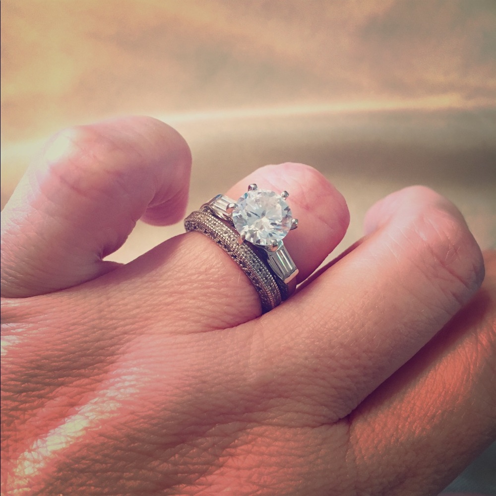 White gold cubic zirconia bridal set size 6