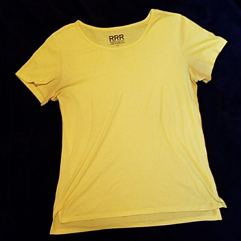 *SOLD*Yellow tee