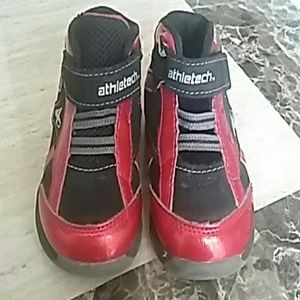 Baby boy tennis shoes size 5m